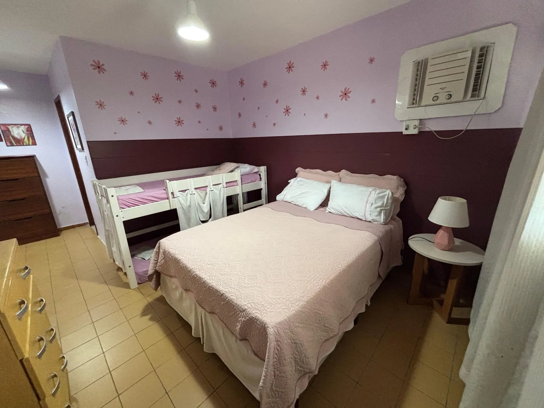 Quarto lilás
